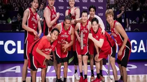 “3月8日NBA：尼克斯迎战快船，唐斯亮点集锦呈现”